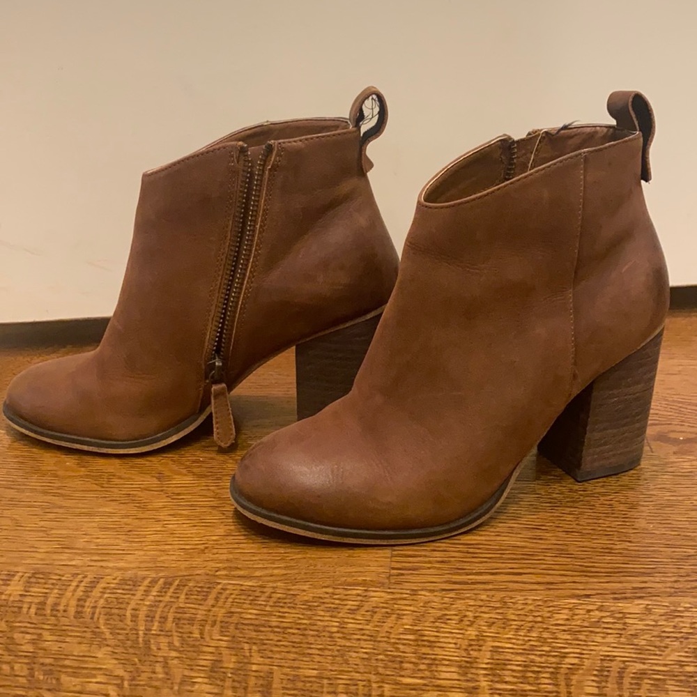 Women’s size 6 BP. Boots